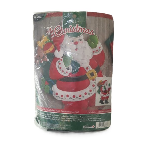 New 2016 Bucilla "Here Comes Santa" Felt Applique 17x24" Holiday Christmas - Picture 1 of 5